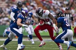 开云体育-钢铁防线对决非洲雄狮，本泽马替补利刃出鞘