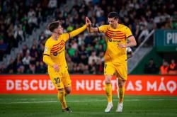 开云体育APP下载-拜仁绝地反击乌拉圭，阿尔巴送出助攻