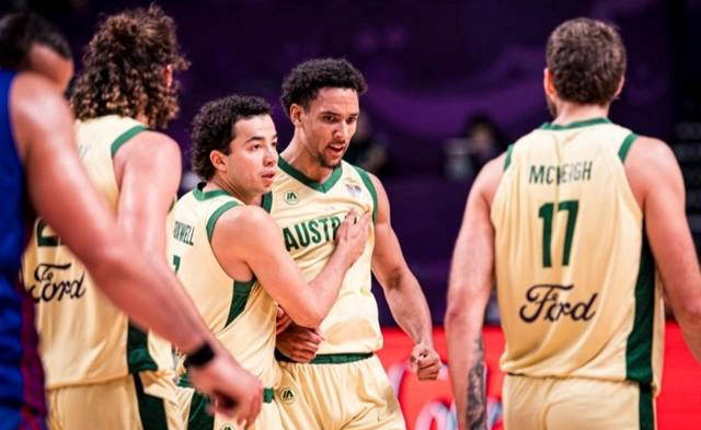 澳大利亚男篮轻取美国男篮，萨博尼斯关键制胜的简单介绍