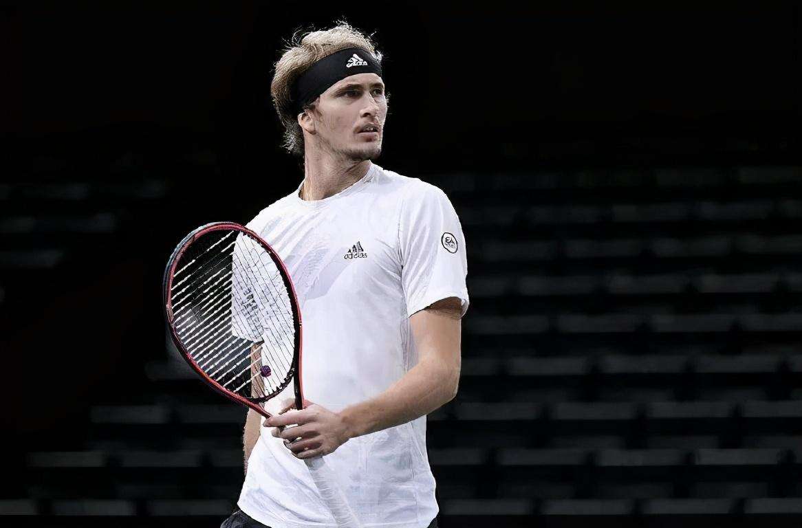 法国羽毛球队鏖战日本羽毛球队,陶菲克统治全场 法国羽毛球队鏖战日本羽毛球队,陶菲克统治全场