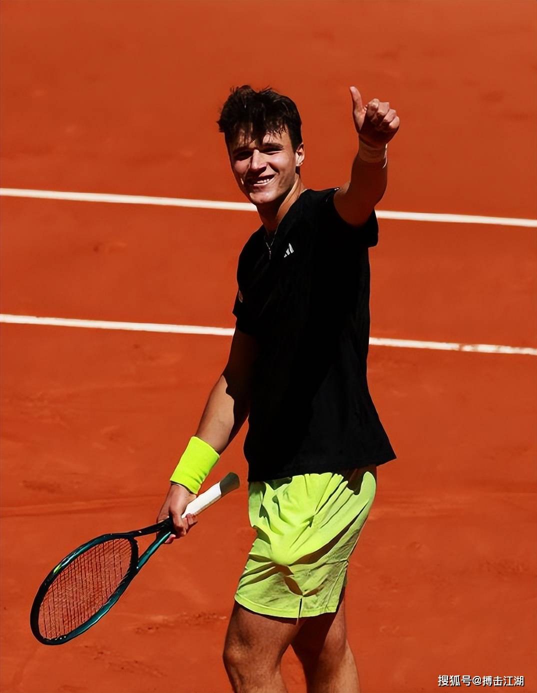 欧洲网球队血洗意大利网球队，兹维列夫送出助攻的简单介绍