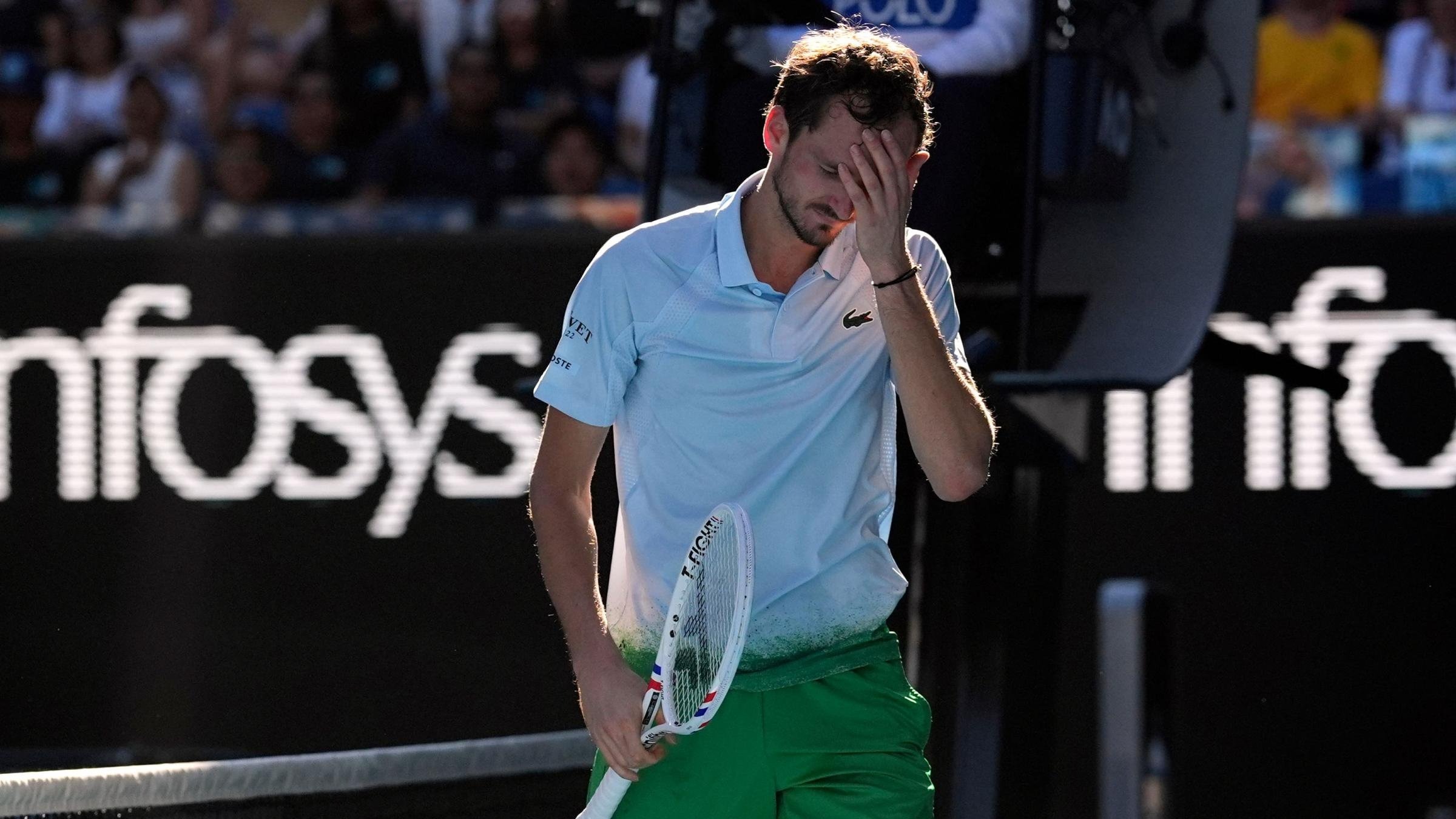 西班牙网球队绝杀美国网球队，梅德韦杰夫统治全场的简单介绍