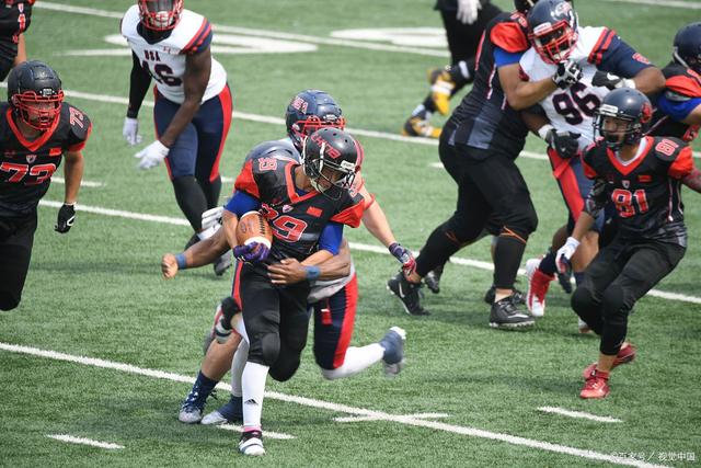 冷门频出!橄榄球战况跌宕起伏的简单介绍 冷门频出!橄榄球战况跌宕起伏的简单介绍