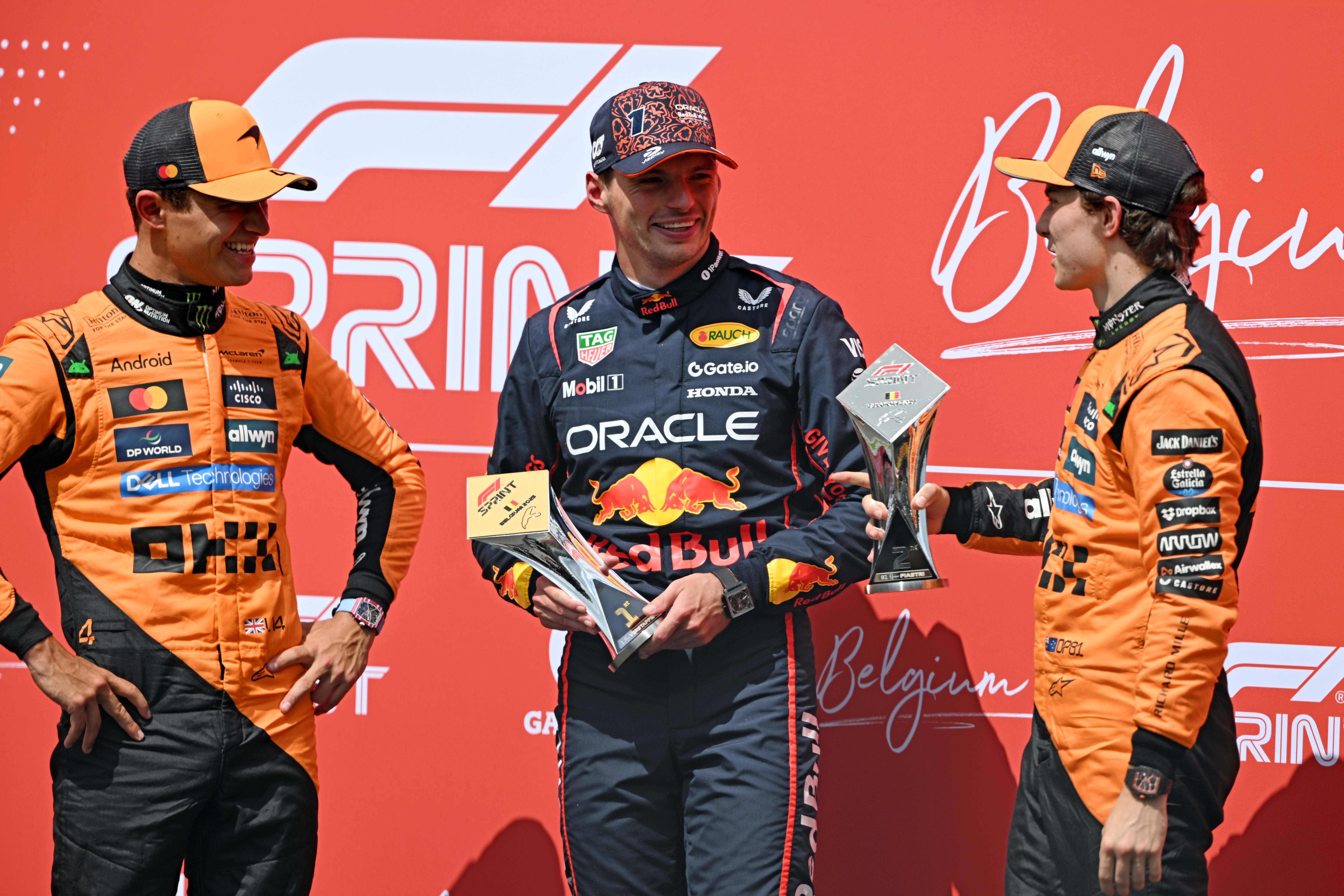 雷诺车队碾压索伯车队，维斯塔潘带队取胜