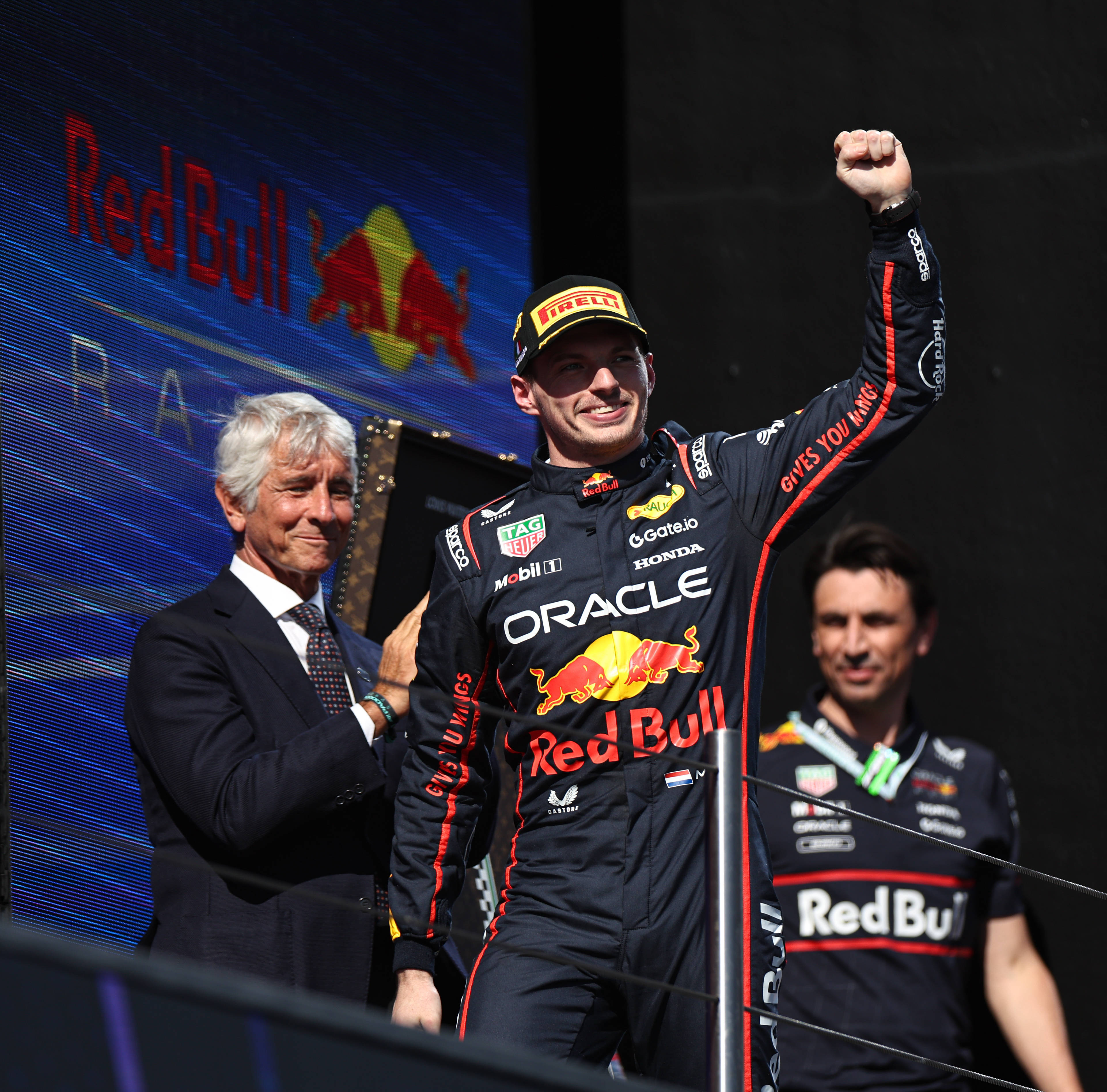 哈斯车队鏖战威廉姆斯，皮亚斯特里点燃赛场