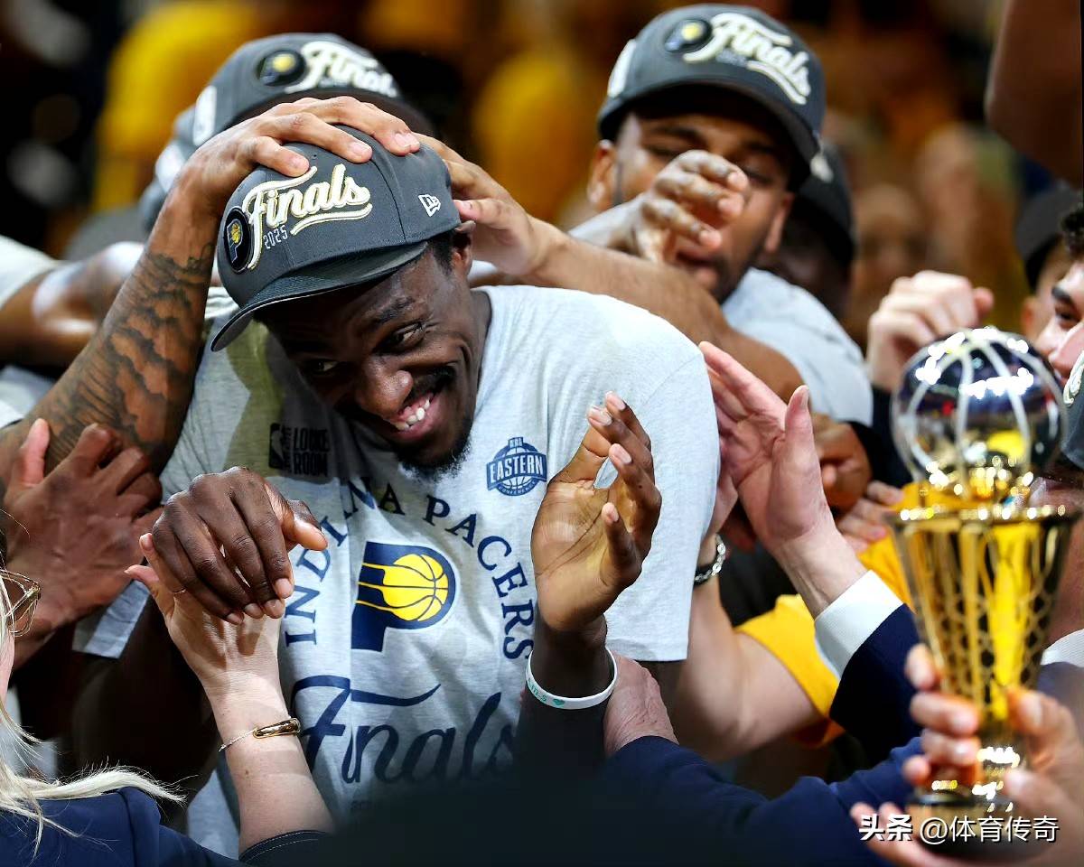 76人鏖战雄鹿,西亚卡姆惊艳四座 76人鏖战雄鹿,西亚卡姆惊艳四座