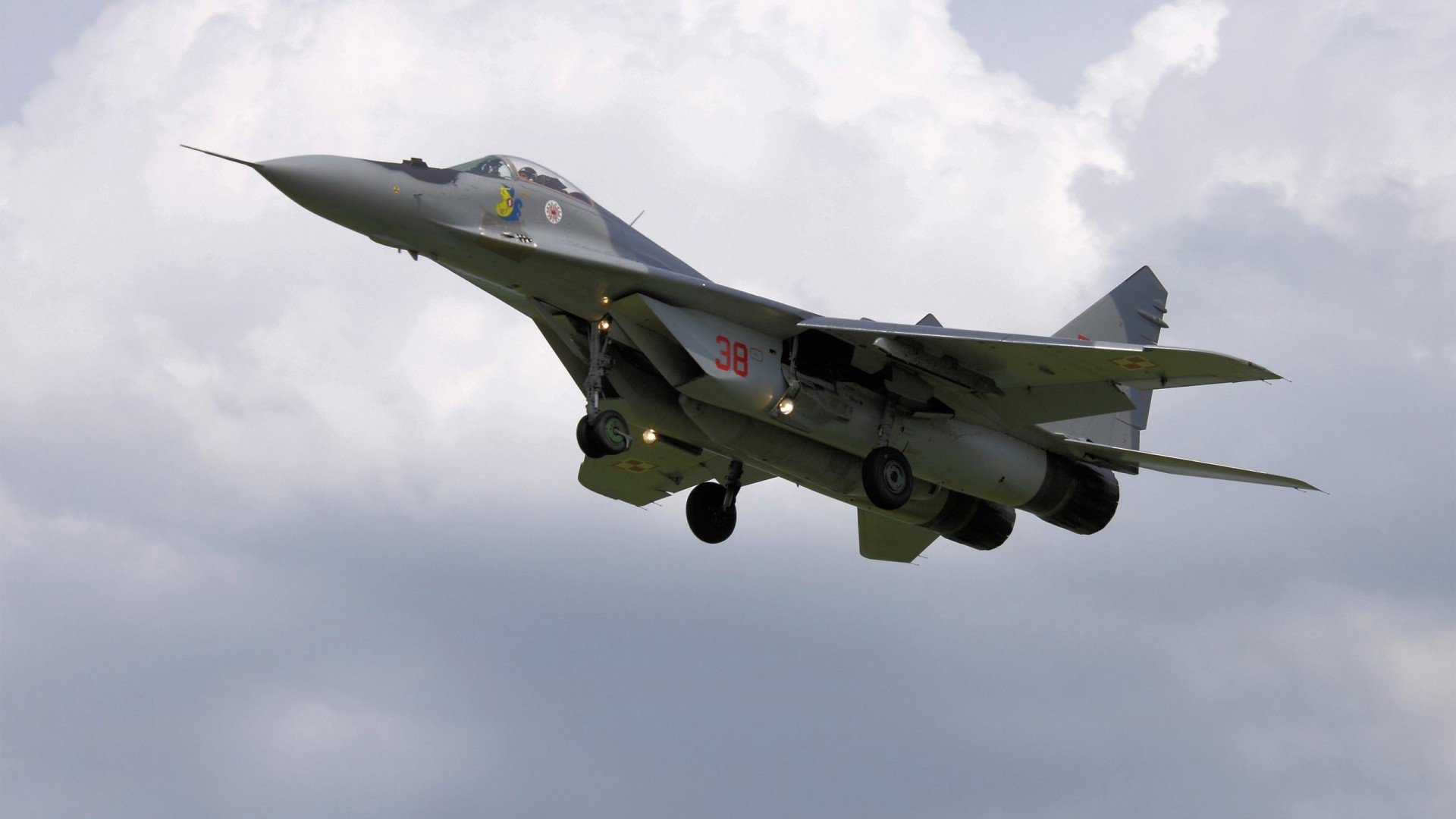 钢铁壁垒与丝绸闪电,当富安健洋在洪韩战局中写下唯一的答案