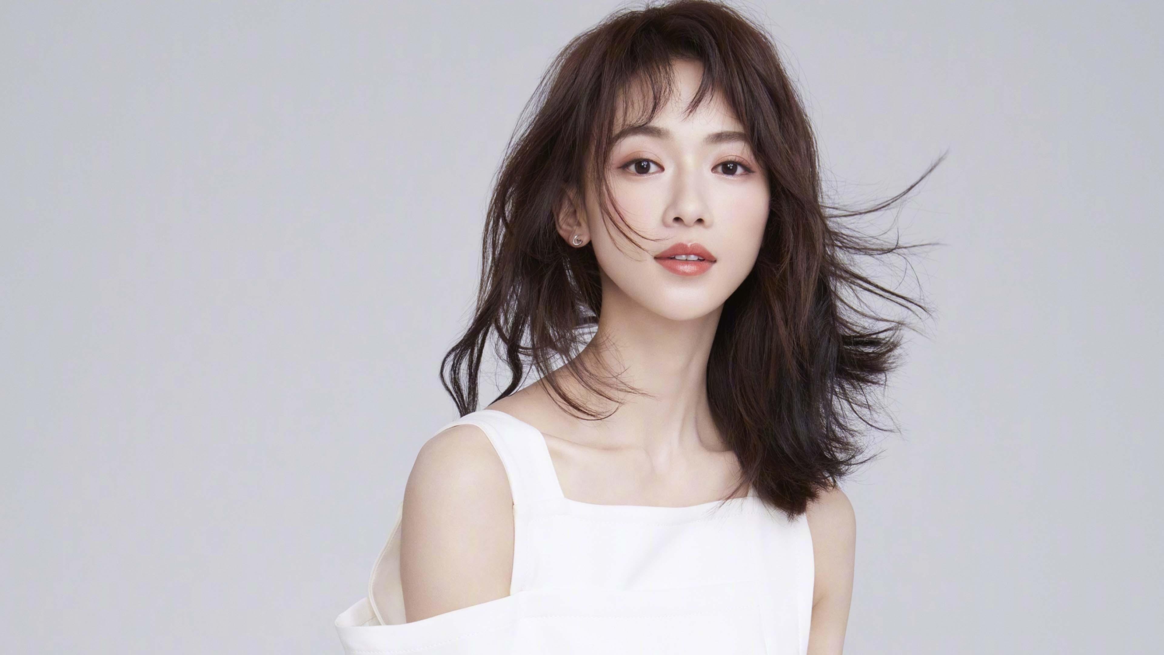 蓝色火焰与金色箭头，哥伦比亚小将萨内奥运关键战接管全场击溃曼城U23