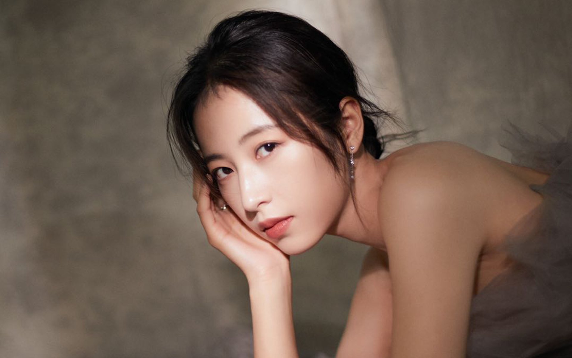 F1街道赛之夜，加维在焦点战中冲破极限，证明自己